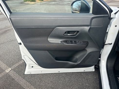 New 2026 Nissan Kicks S image 10