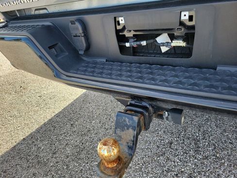 Used 2024 Chevrolet Colorado Z71 w/ Z71 Convenience Package 2 image 9