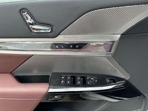 New 2025 BMW i7 xDrive60 image 16