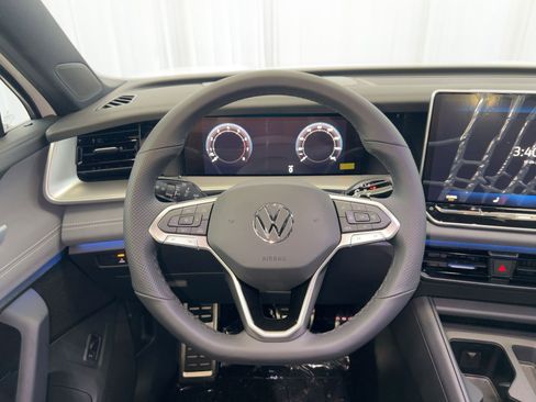 New 2026 Volkswagen Tiguan SE R-Line image 17