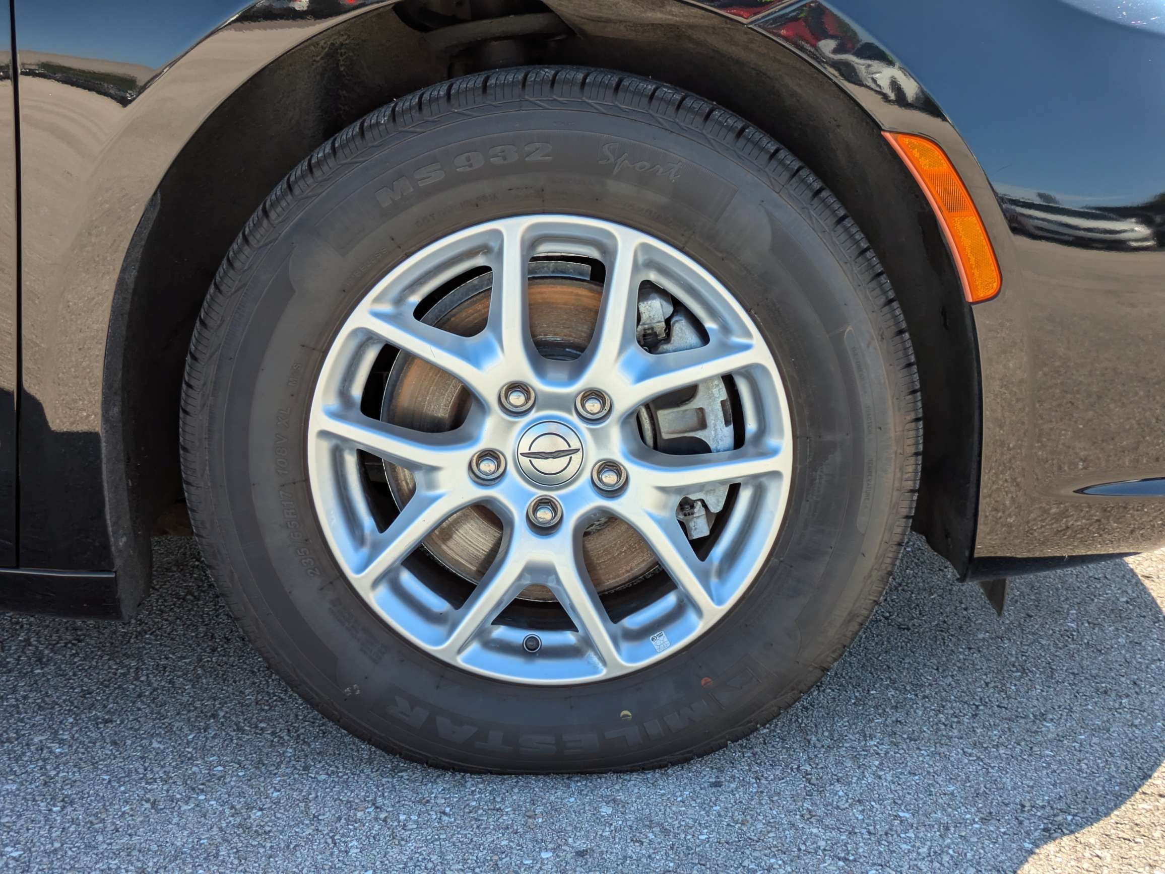 Used 2024 Chrysler Pacifica Touring-L FWD image 11