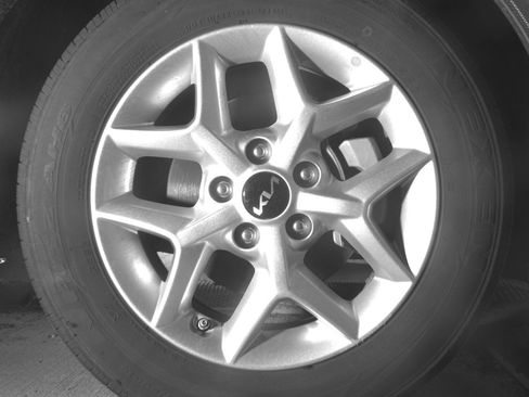 Used 2025 Kia Soul LX w/ LX Technology Package FWD image 13