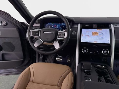 New 2026 Land Rover Discovery Limited Edition image 25