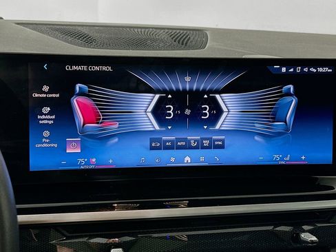 Used 2024 BMW X7 xDrive40i w/ Premium Package image 20