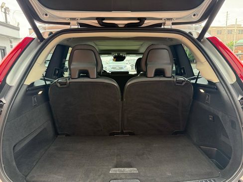 Used 2019 Volvo XC90 T5 Momentum FWD image 10