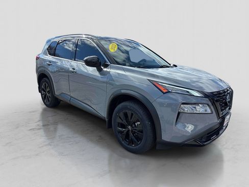 Used 2023 Nissan Rogue SV w/ SV Premium B Package image 6