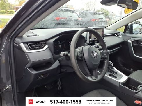 Used 2024 Toyota RAV4 XLE FWD image 15