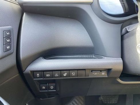 New 2026 Toyota Sienna Platinum image 16