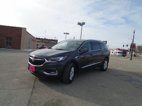 Used 2020 Buick Enclave Essence w/ Sound and Sites Package AWD/4WD image 3