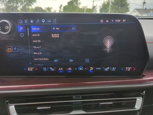 Used 2025 Chevrolet Traverse RS AWD/4WD image 23
