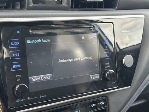 Used 2017 Toyota Corolla SE w/ SE Premium Package FWD image 15