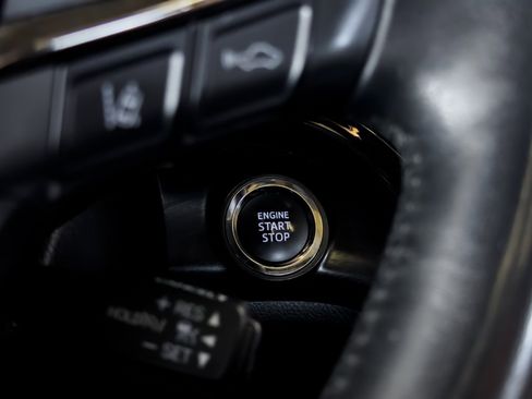 Used 2016 Toyota Avalon Limited w/ Toyota Safety Sense Package image 42