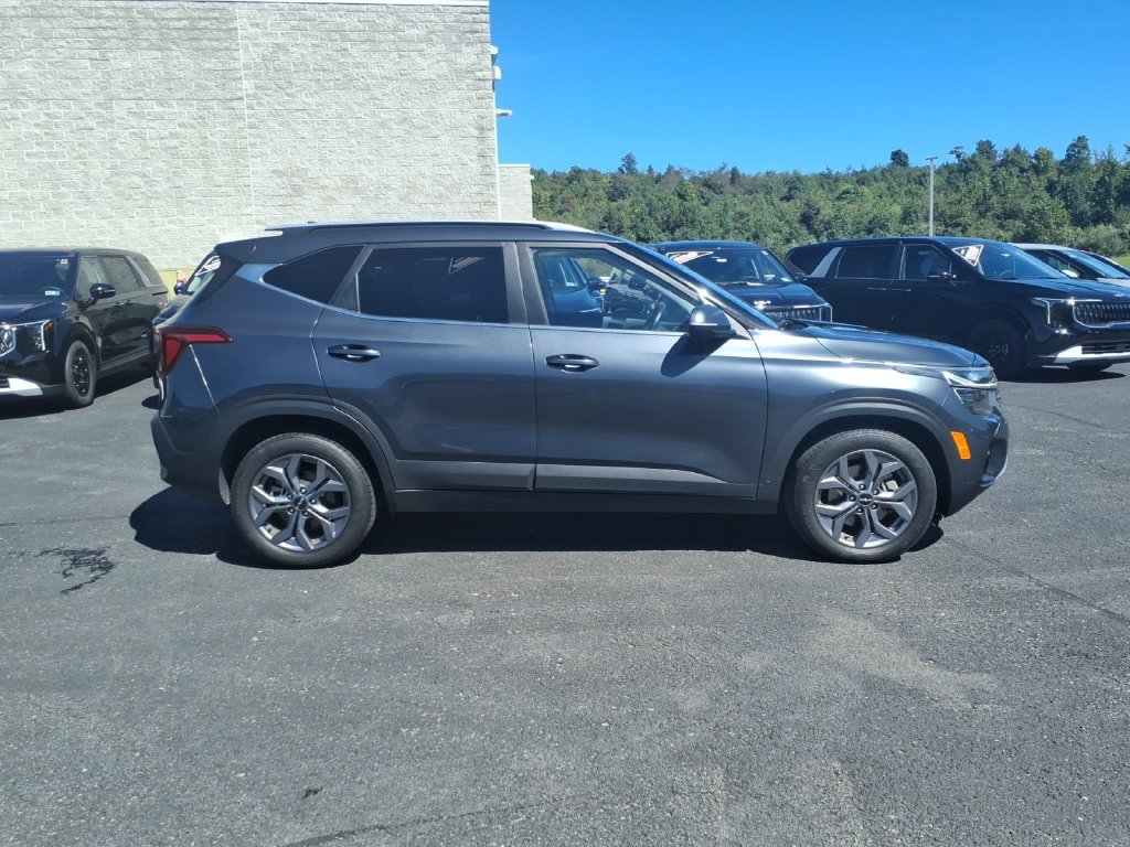 Used 2024 Kia Seltos S AWD/4WD image 6