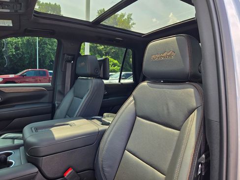 Used 2023 Chevrolet Tahoe High Country image 28