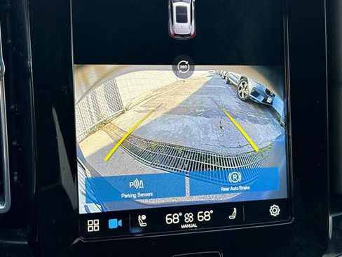 Used 2021 Volvo XC40 P8 Recharge w/ Advanced Package image 23