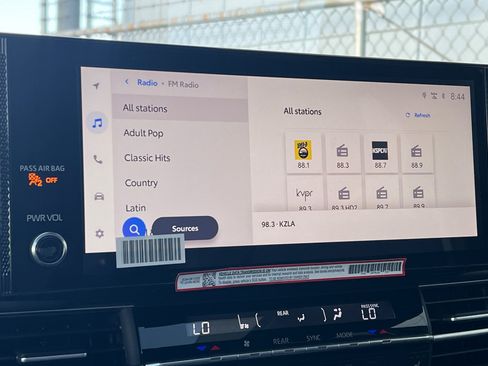 Used 2025 Toyota Sienna XSE w/ XSE Plus Package FWD image 19