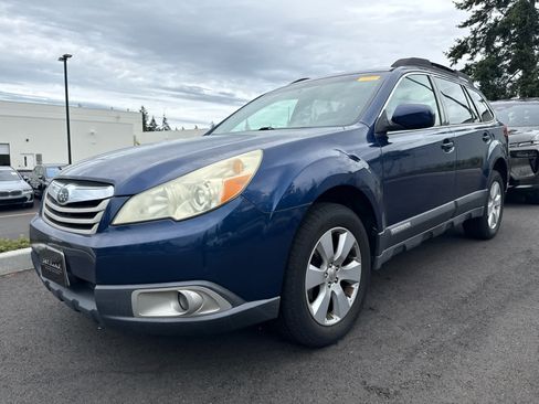 Used 2011 Subaru Outback 2.5i Premium AWD/4WD image 3
