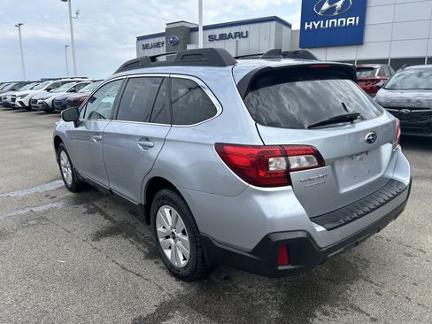 Used 2019 Subaru Outback 2.5i Premium image 17
