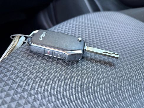 Used 2025 Kia Soul LX w/ LX Technology Package FWD image 21