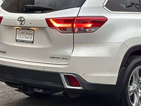 Used 2018 Toyota Highlander Limited image 7