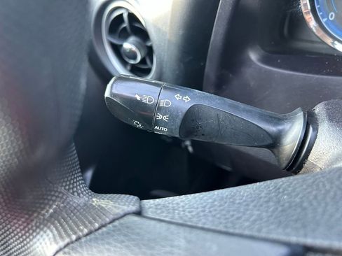 Used 2019 Toyota Corolla LE FWD image 22