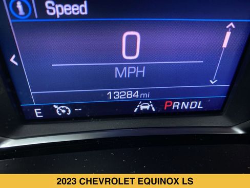 Used 2023 Chevrolet Equinox LS w/ LS Convenience Package FWD image 4