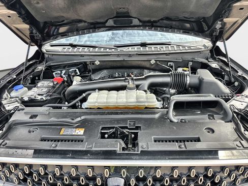 Used 2025 Lincoln Navigator Reserve AWD/4WD image 14