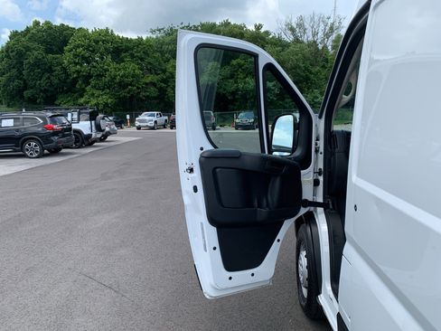 Used 2025 RAM ProMaster 2500 w/ Convenience Group FWD image 13
