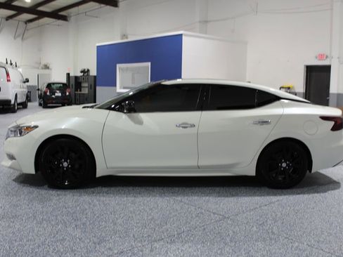Used 2018 Nissan Maxima Platinum image 5