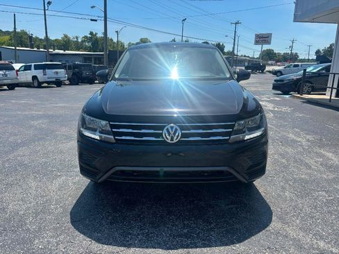 Used 2021 Volkswagen Tiguan SE AWD/4WD image 2