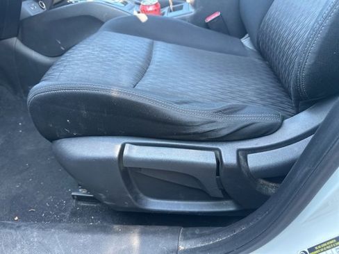 Used 2018 Nissan Rogue S image 10