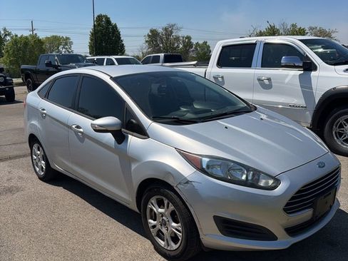 Used 2014 Ford Fiesta SE image 1