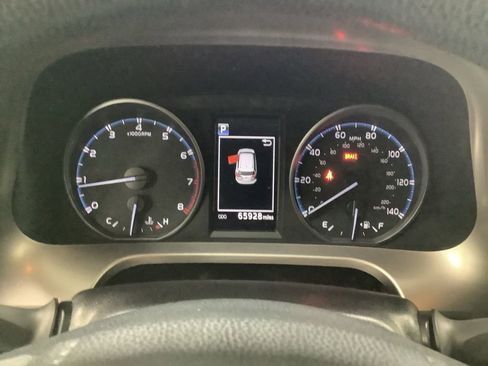 Used 2018 Toyota RAV4 LE w/ All Weather Liner Package image 17