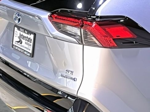 Used 2023 Toyota RAV4 SE image 13