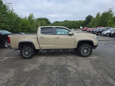 Used 2022 Chevrolet Colorado ZR2 AWD/4WD image 2