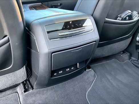 Used 2023 Cadillac Escalade Premium Luxury RWD image 25