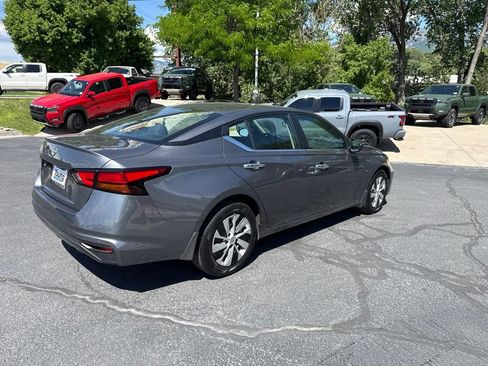 Used 2024 Nissan Altima 2.5 S FWD image 3