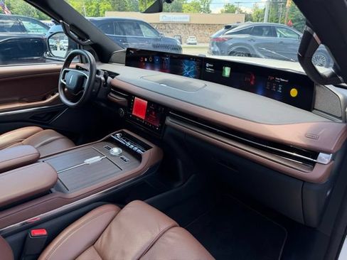 Used 2025 Lincoln Navigator Reserve AWD/4WD image 19