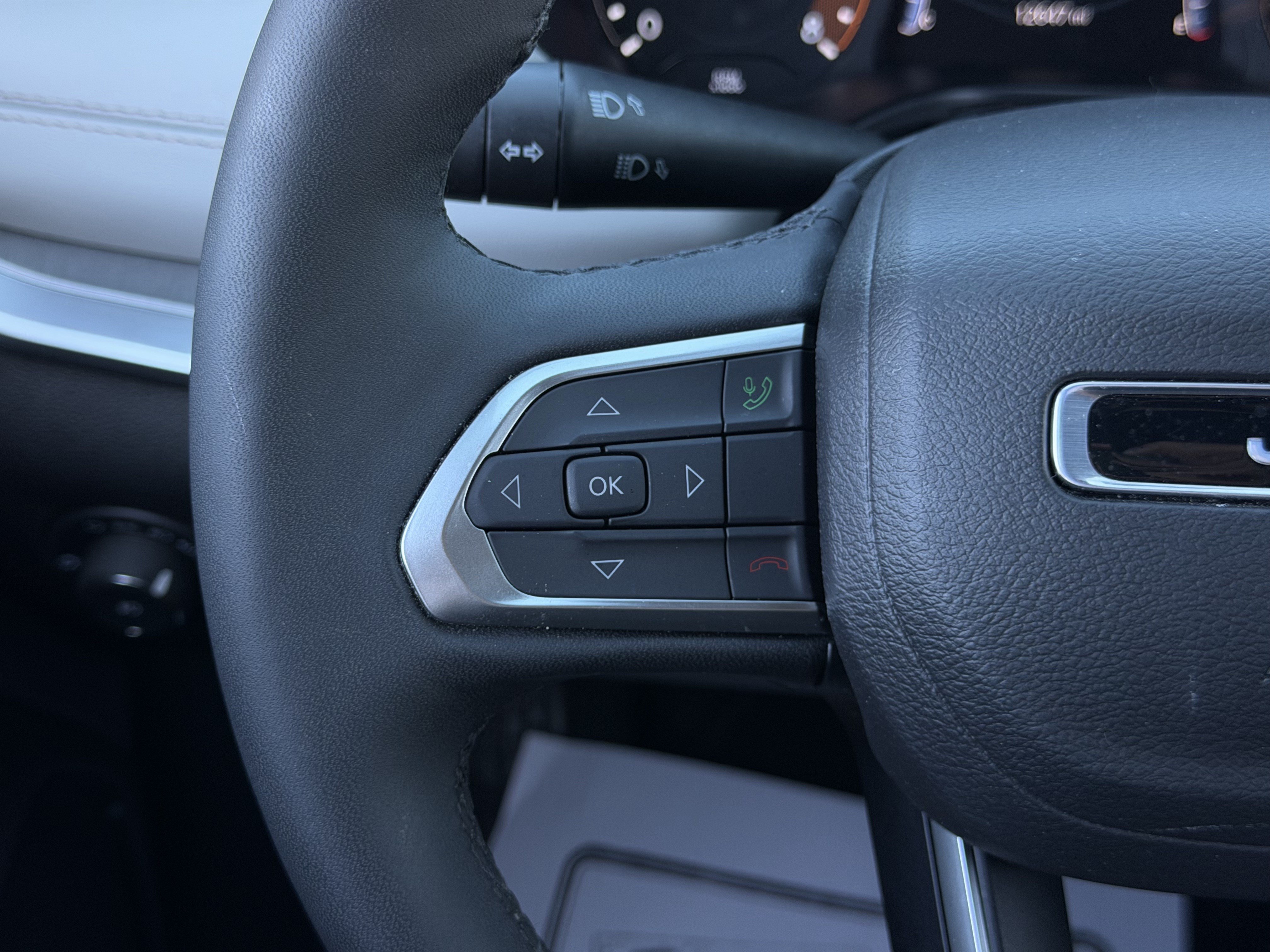 Used 2025 Jeep Compass Limited AWD/4WD image 18