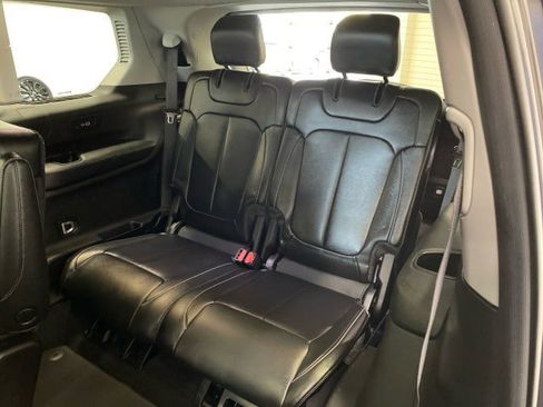 Used 2023 Jeep Grand Cherokee L Limited w/ Black Appearance Package image 11