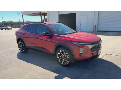 New 2026 Chevrolet Trax RS image 2