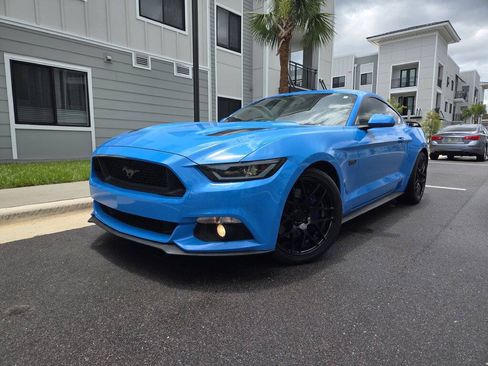 Used 2017 Ford Mustang GT RWD image 1