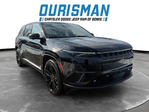 Used 2024 Jeep Wagoneer Launch Edition image 2