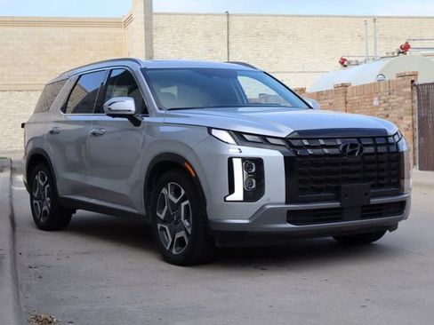 Used 2024 Hyundai Palisade SEL w/ Premium Package AWD/4WD image 2