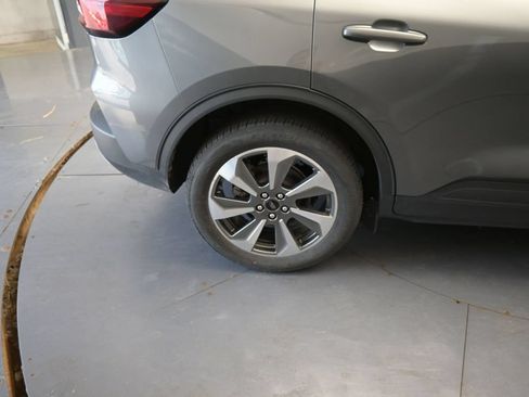 Used 2025 Ford Escape Platinum AWD/4WD image 24