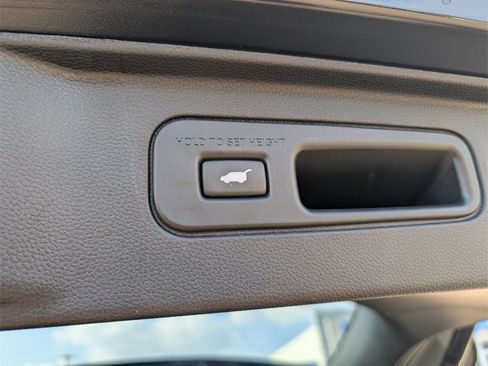 Certified 2025 Honda Pilot Touring image 34