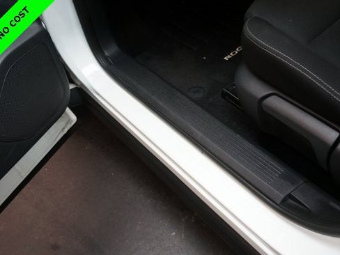 Used 2023 Nissan Rogue S image 29