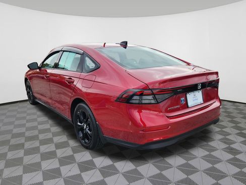 Certified 2025 Honda Accord SE image 3