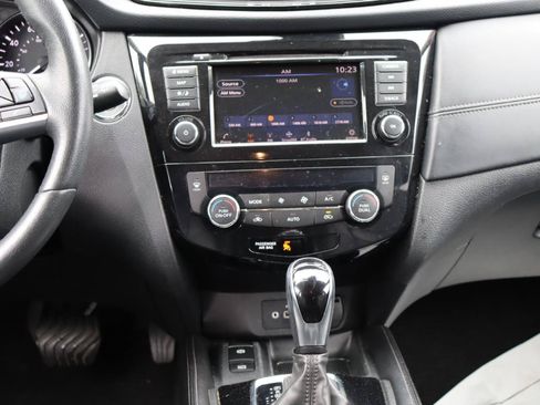 Used 2019 Nissan Rogue SL AWD/4WD image 9