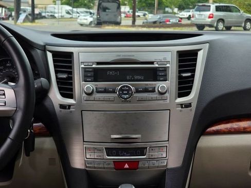 Used 2011 Subaru Outback 3.6R Limited w/ PWR Moonroof Pkg image 17